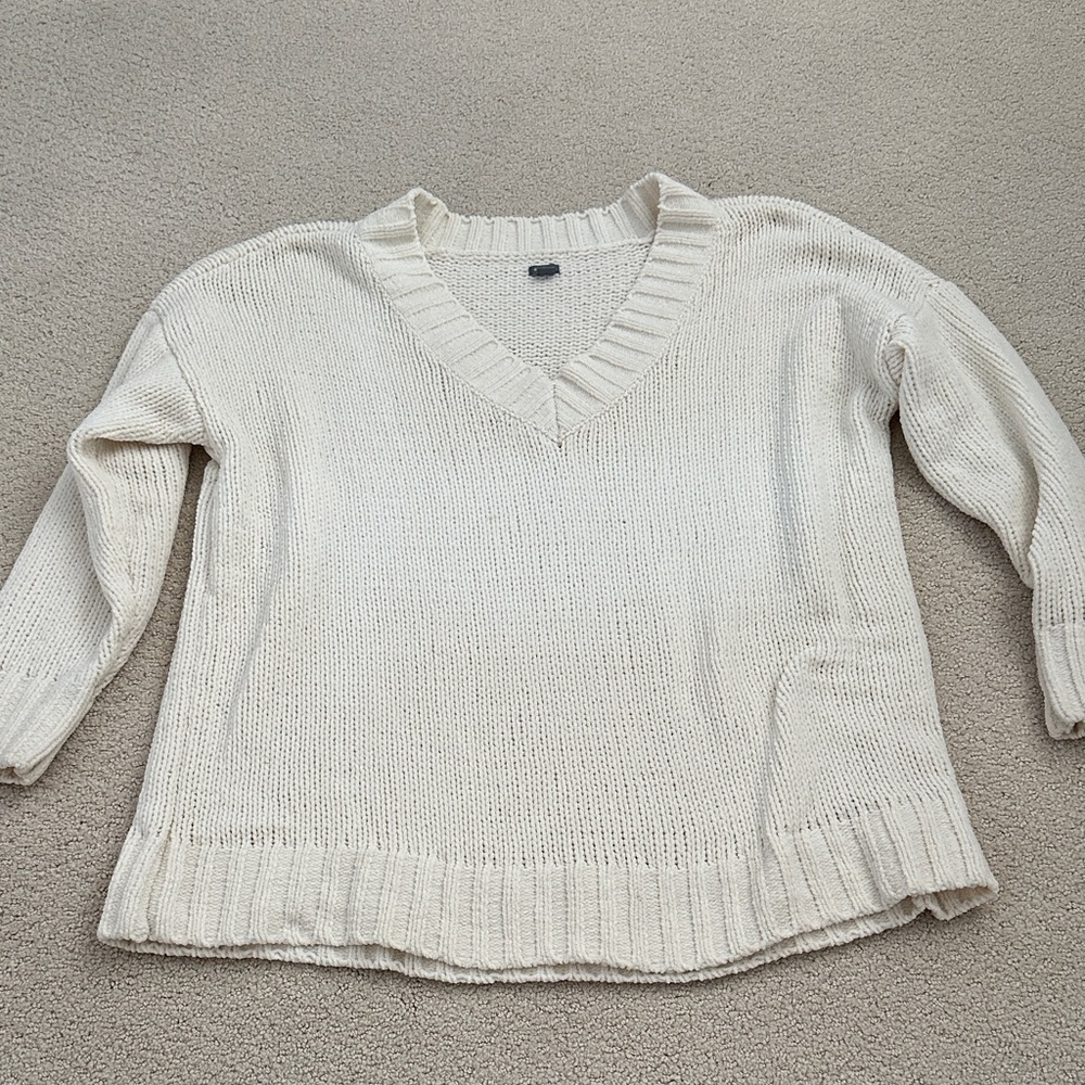 Aerie Cream V-Neck Sweater